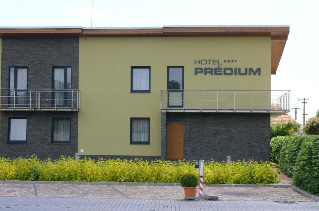 Predium