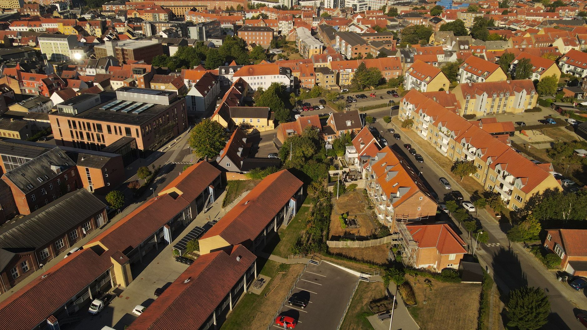Social housing opportunities and challenges: Perspectives from Denmark, Germany, Portugal and Serbia